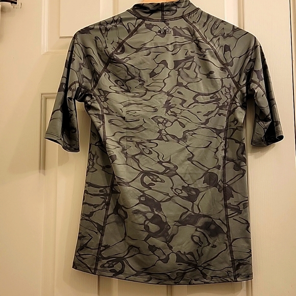 REI Co-op Swim Sun Short Sleeve Rashguard Camo Print Olive Green Boy's XL 18 - Picture 3 of 3